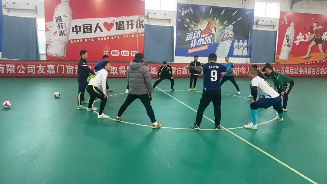 关于精心备战的球队即将投入比赛的火热战斗中！的信息