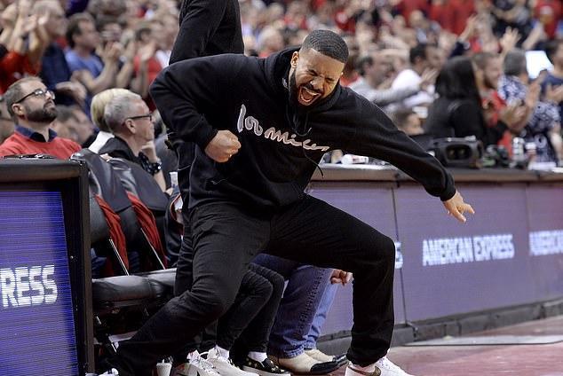 雄鹿全队赴旧金山参观当地名胜,休息状态良好 雄鹿全队赴旧金山参观当地名胜,休息状态良好