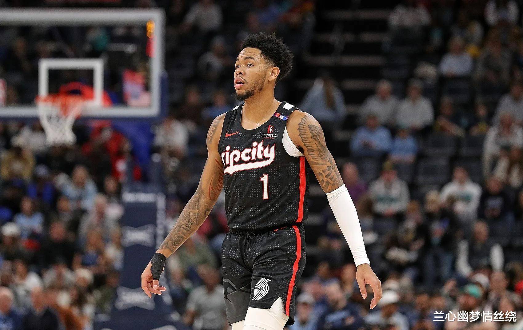 开云体育在线-开拓者队新秀崭露头角，成为球队希望所在