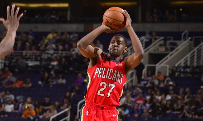 勇士主场告捷克劳福德三分绝杀 勇士主场告捷克劳福德三分绝杀