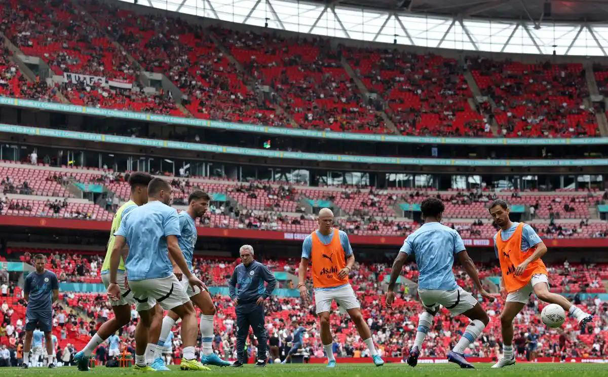 开云体育app-曼城客场大胜，四强位置稳如泰山