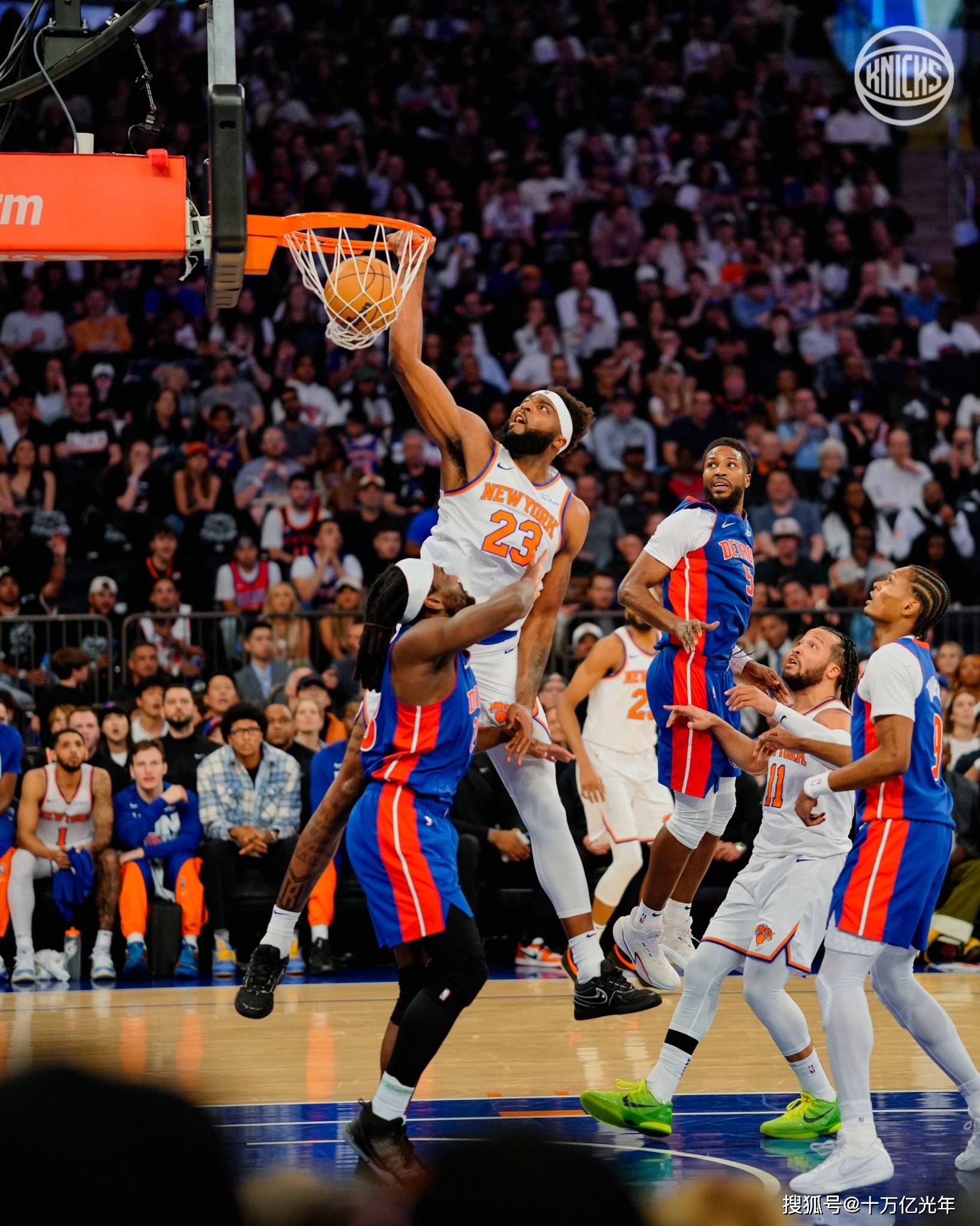 篮球巨星单场砍下+,助球队取得胜利 篮球巨星单场砍下+,助球队取得胜利