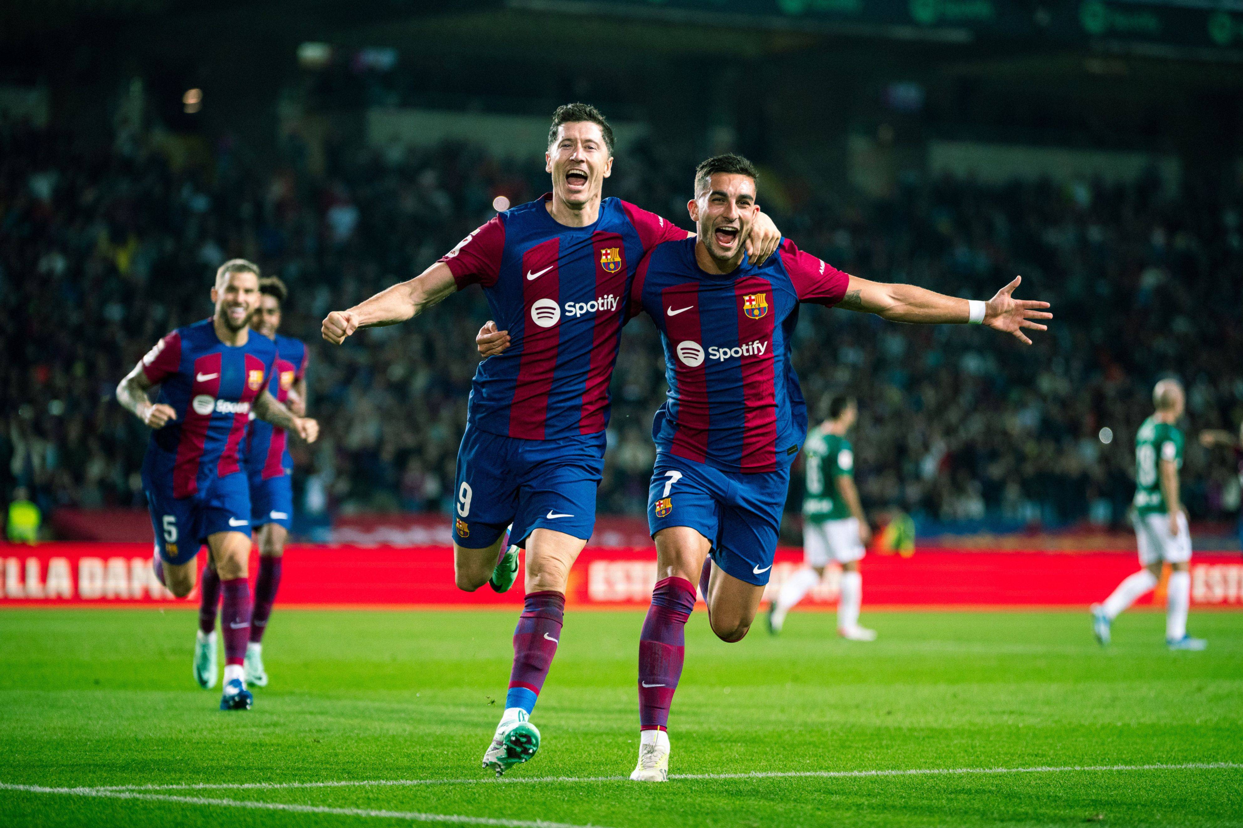 小组赛顺利过关,欧冠半决赛即将开战 小组赛顺利过关,欧冠半决赛即将开战