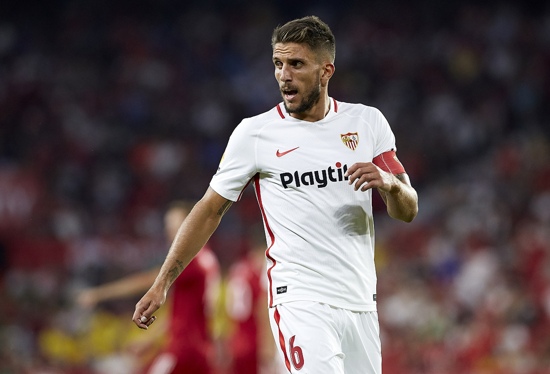 塞维利亚力克对手，取得关键胜利