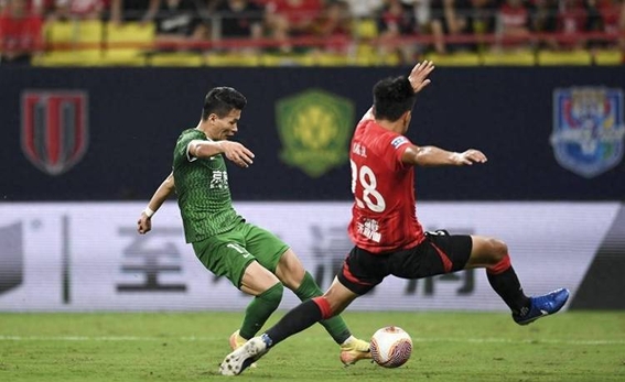 河南建业队主场逼平北京中赫国安，挑战前六