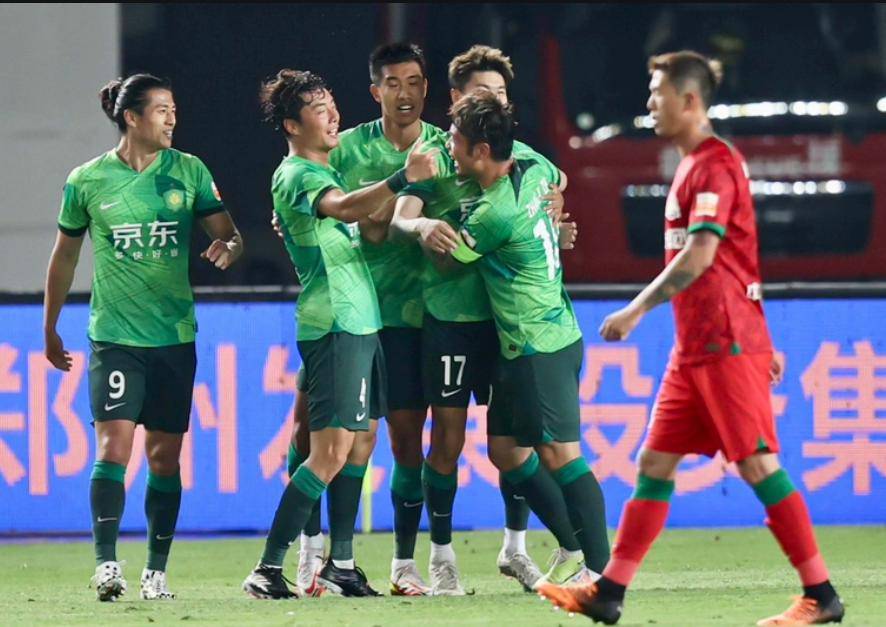 河南建业队主场逼平北京中赫国安，挑战前六