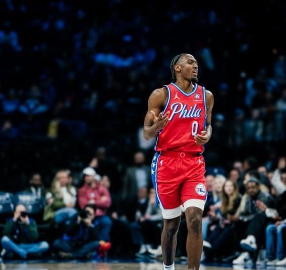 开云官网-76人险胜凯尔特人，保罗惊艳四座