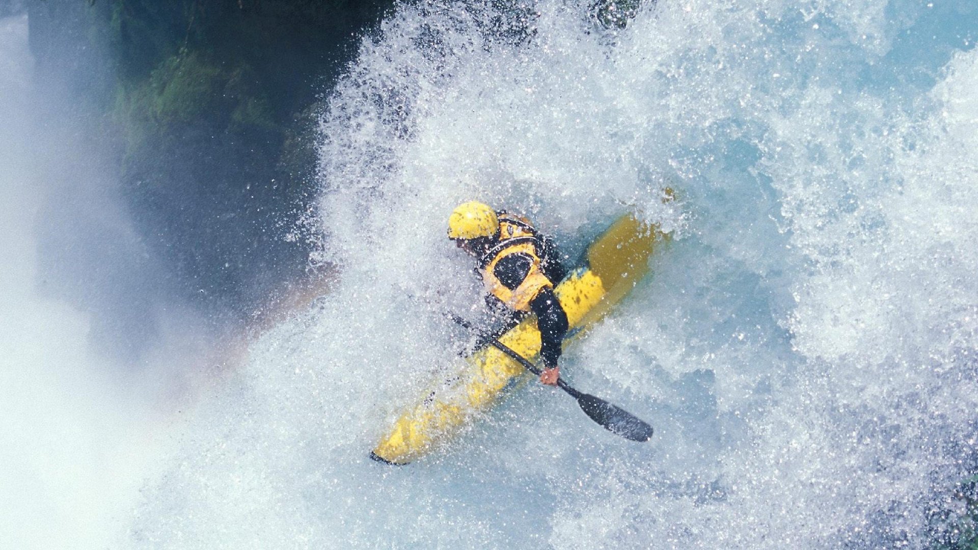 一城一梦，两场相隔万里的同一种篮球