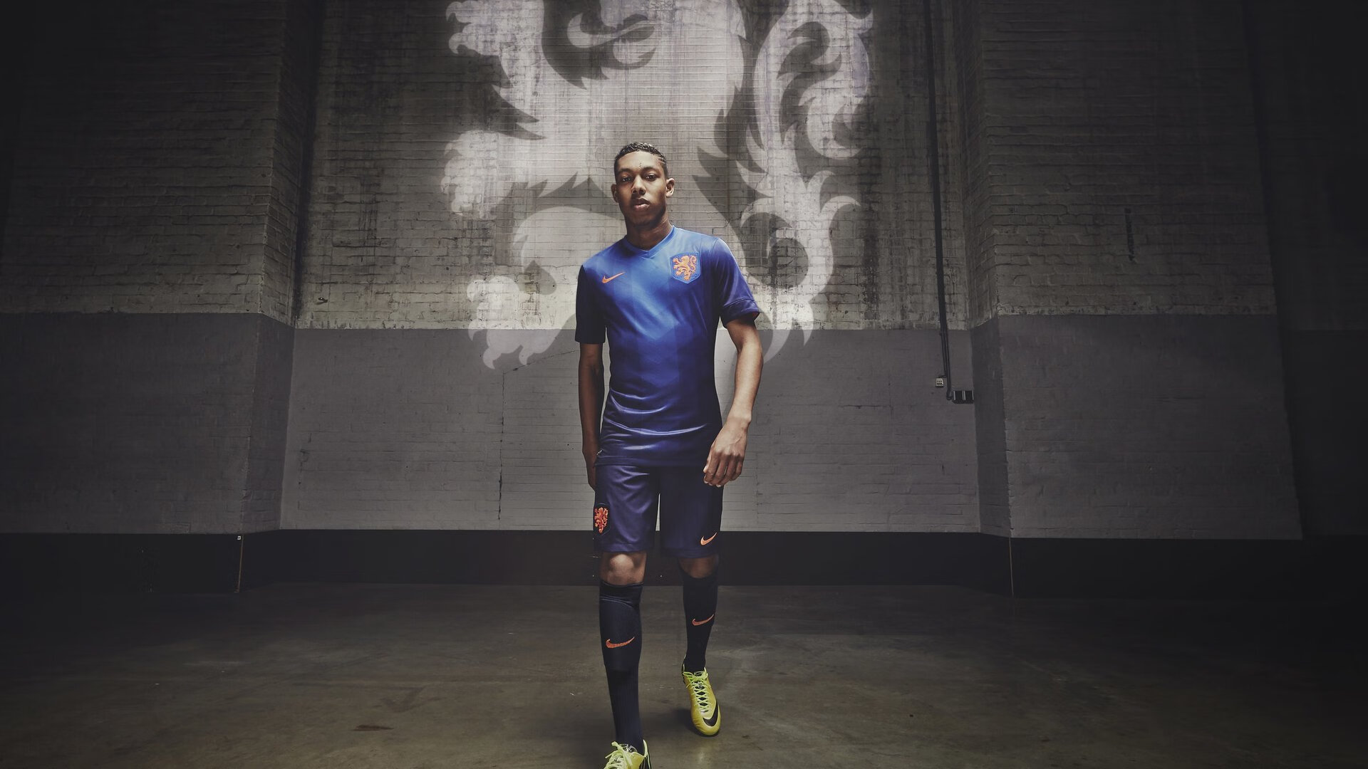 北京时间凌晨四点，当维斯塔潘撕裂夜幕，巴特勒正在迈阿密亮出獠牙