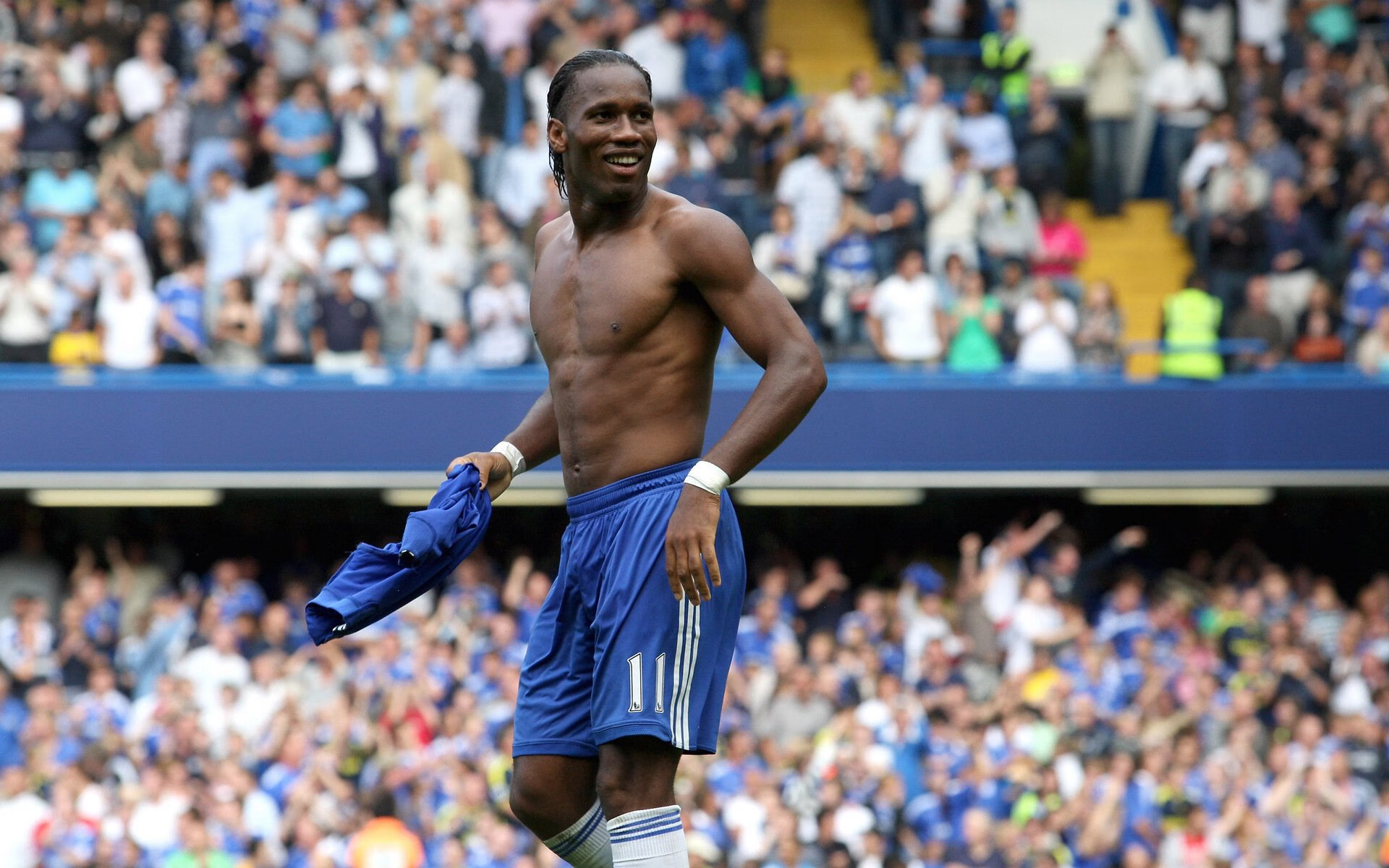 当利拉德不再孤独，活塞绝境中的英雄重生