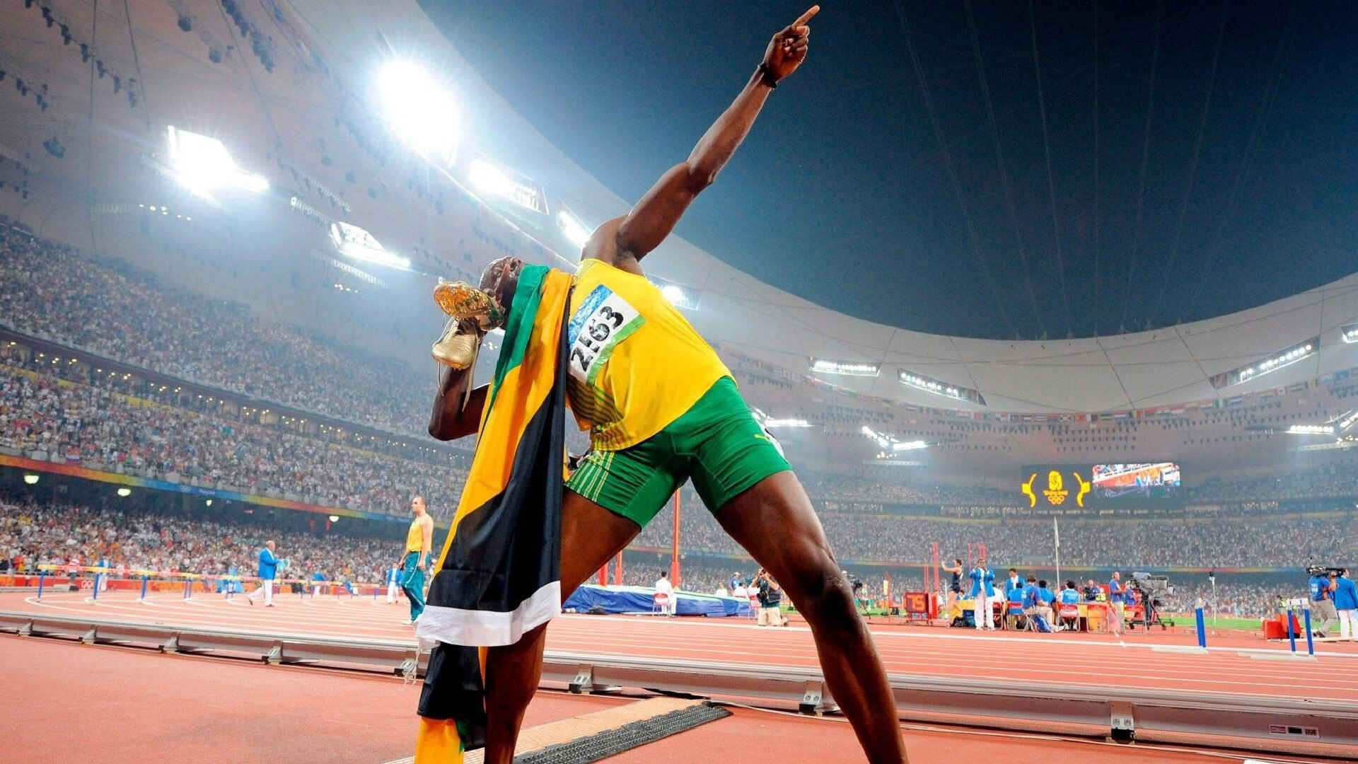 圣光已过山岗，球场上的孤胆英雄与时光之问