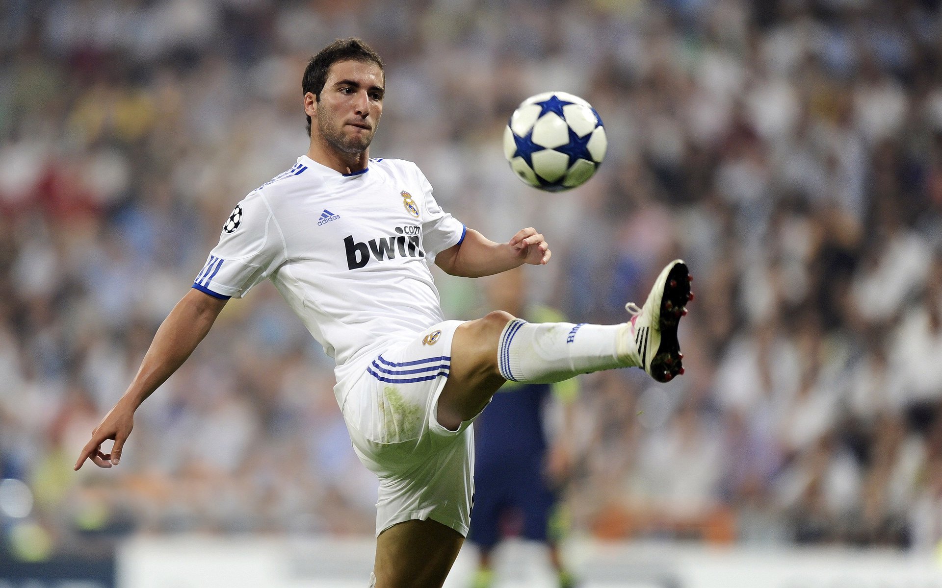 凌晨三点，两处传奇