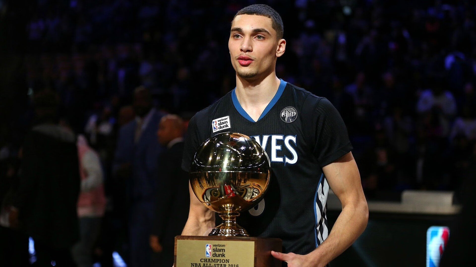 上海滩巨龙吞噬密尔沃基雄鹿，西亚卡姆独木难支的悲壮史诗